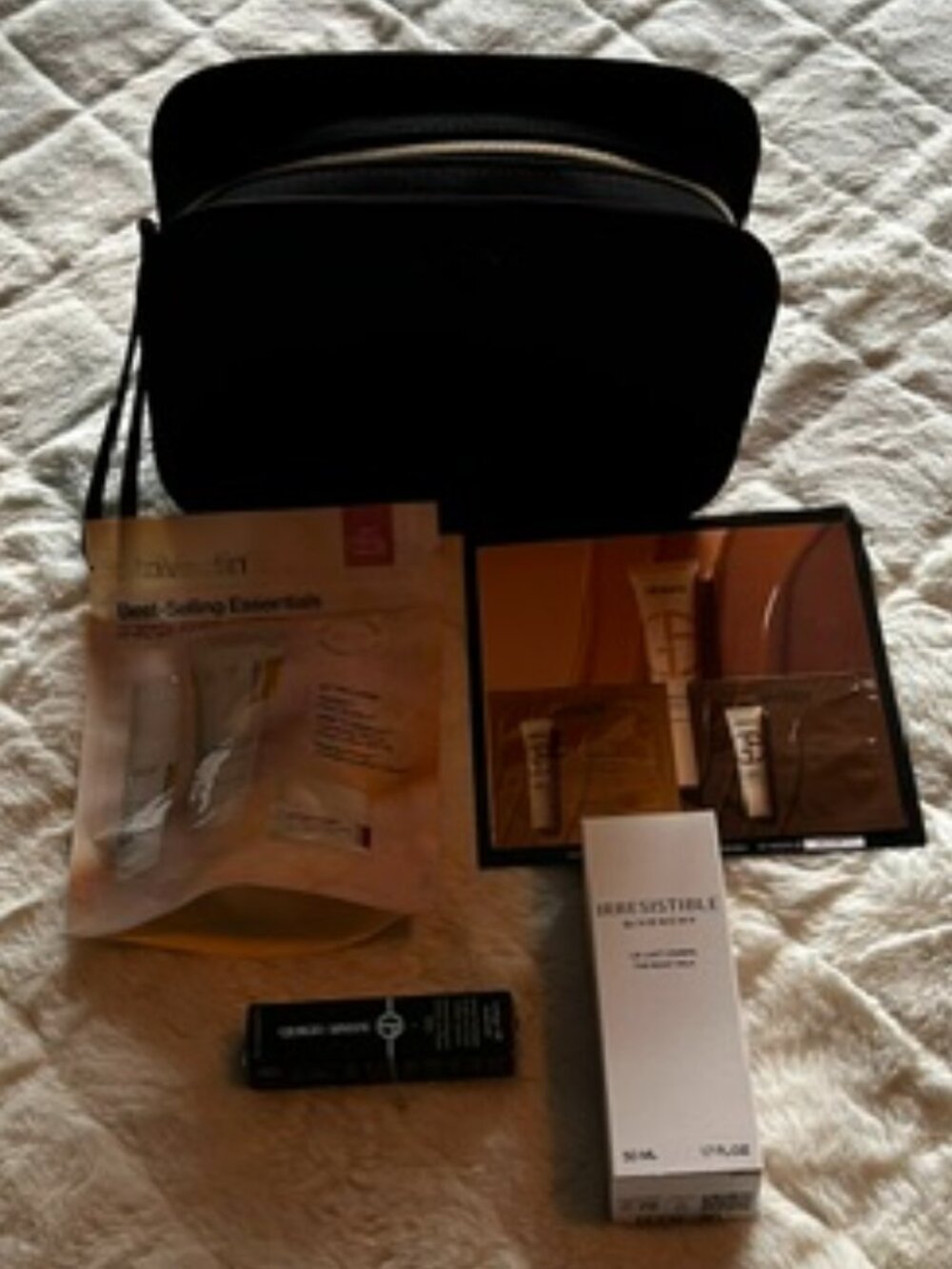 NWT Giorgio Armani Make-Up Bag w/ Deluxe Samples